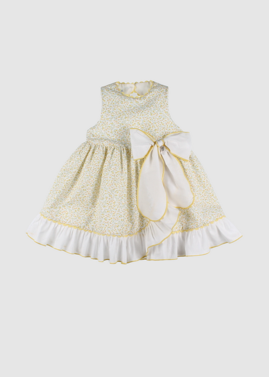 Vestido De Flores Con Volante y Lazada En Bastista Detalles Piquillo