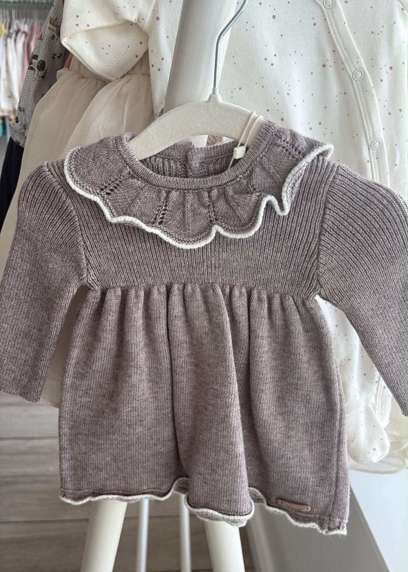 Vestido Clásico de Punto (taupe)